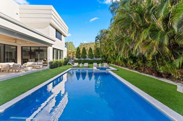 1032 SE 12th Way, Fort Lauderdale, FL 33316