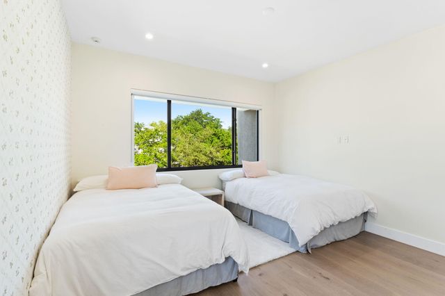 1032 SE 12th Way, Fort Lauderdale, FL 33316