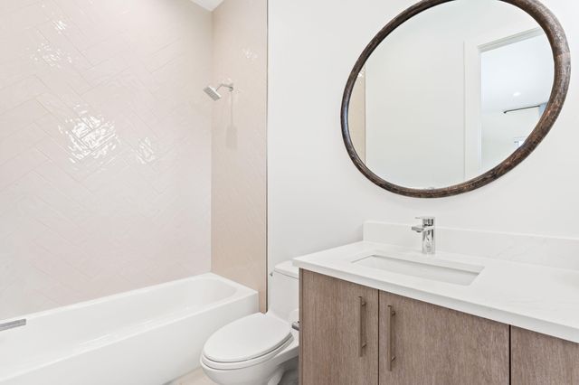 1032 SE 12th Way, Fort Lauderdale, FL 33316