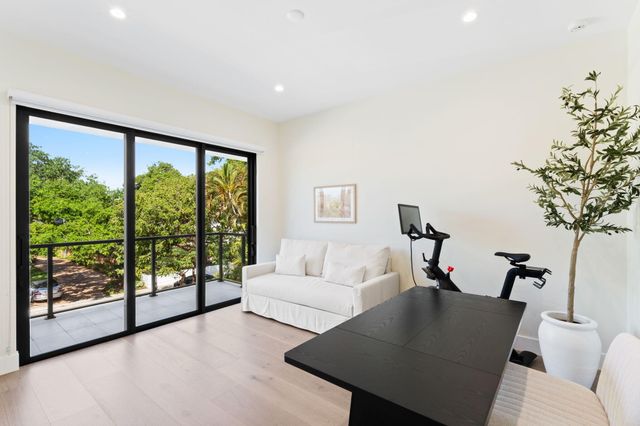 1032 SE 12th Way, Fort Lauderdale, FL 33316