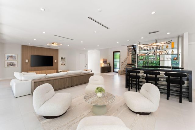 1032 SE 12th Way, Fort Lauderdale, FL 33316