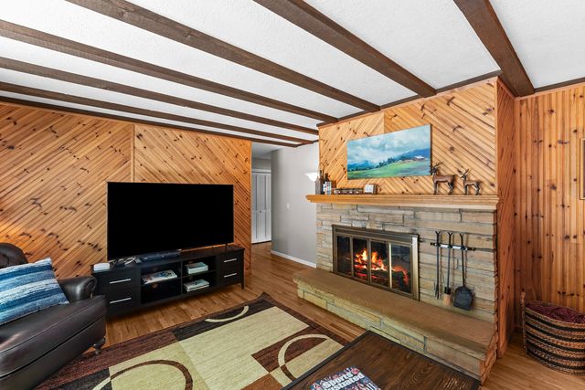 5080 Center Court, Bettendorf, IA 52722