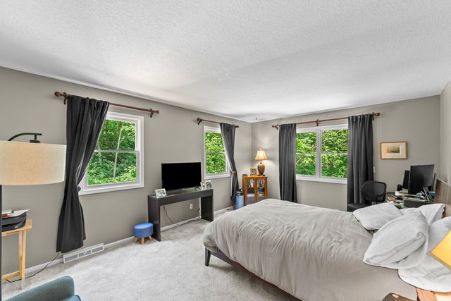 5080 Center Court, Bettendorf, IA 52722