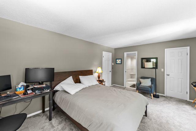 5080 Center Court, Bettendorf, IA 52722