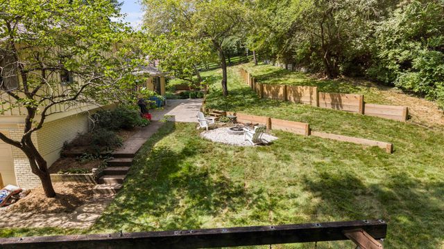 5080 Center Court, Bettendorf, IA 52722