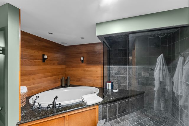 5080 Center Court, Bettendorf, IA 52722