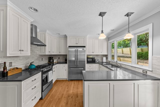 5080 Center Court, Bettendorf, IA 52722
