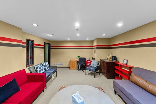 5080 Center Court, Bettendorf, IA 52722