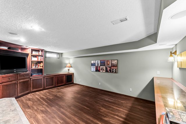 5080 Center Court, Bettendorf, IA 52722