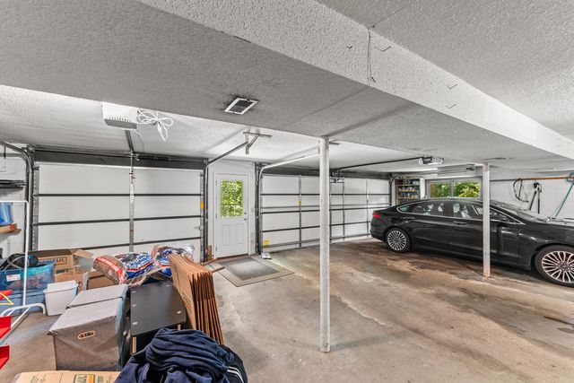 5080 Center Court, Bettendorf, IA 52722