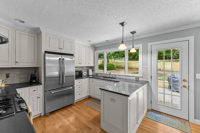 5080 Center Court, Bettendorf, IA 52722