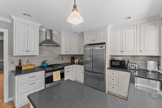 5080 Center Court, Bettendorf, IA 52722