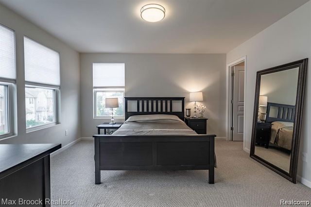 333 Glenhurst Boulevard 9, Rochester, MI 48307