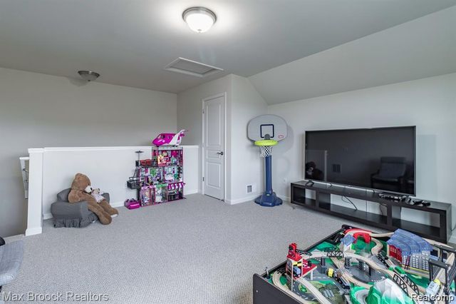333 Glenhurst Boulevard 9, Rochester, MI 48307