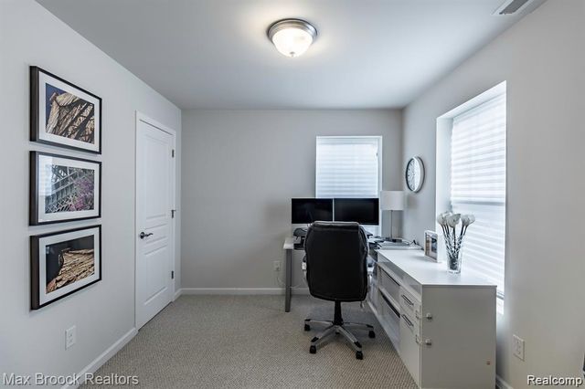 333 Glenhurst Boulevard 9, Rochester, MI 48307