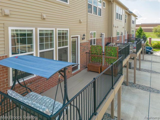 333 Glenhurst Boulevard 9, Rochester, MI 48307