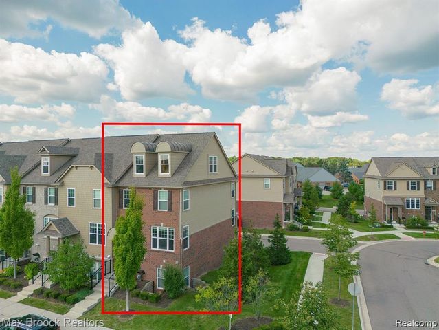 333 Glenhurst Boulevard 9, Rochester, MI 48307