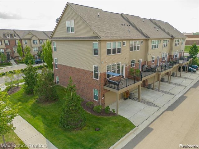 333 Glenhurst Boulevard 9, Rochester, MI 48307