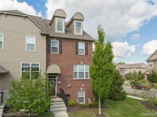 333 Glenhurst Boulevard 9, Rochester, MI 48307