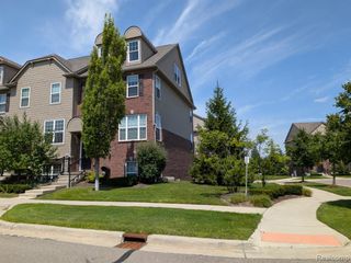 333 Glenhurst Boulevard 9, Rochester, MI 48307