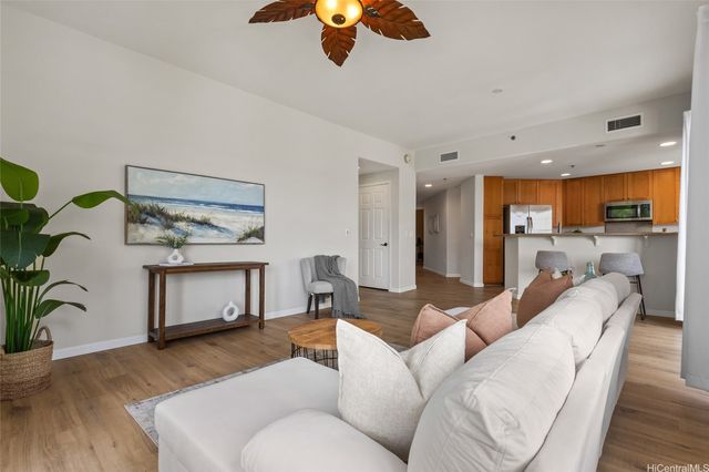 520 Lunalilo Home Road 8120, Honolulu, HI 96825