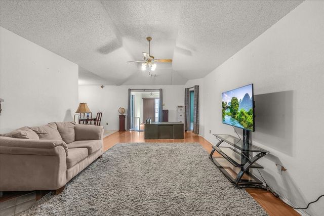 2317 Sundrop Court, Fort Worth, TX 76108