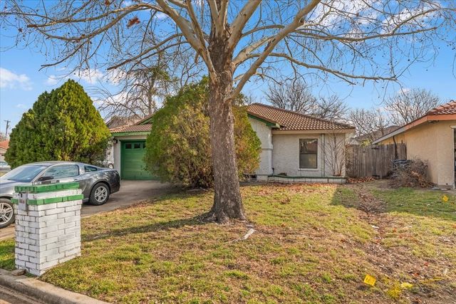 2317 Sundrop Court, Fort Worth, TX 76108