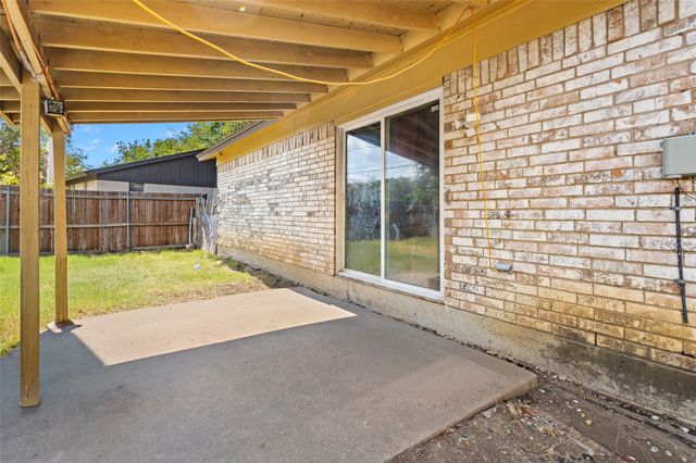 6428 N Stardust Drive, Watauga, TX 76148
