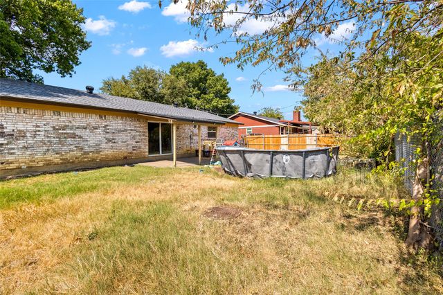 6428 N Stardust Drive, Watauga, TX 76148