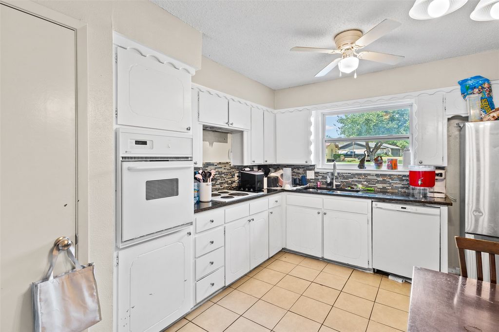 6428 N Stardust Drive, Watauga, TX 76148 — photo 5