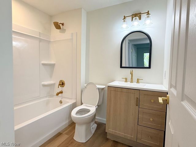 2625 Elm Drive, Girard, OH 44420