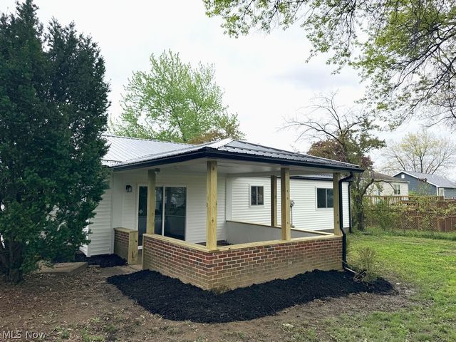 2625 Elm Drive, Girard, OH 44420