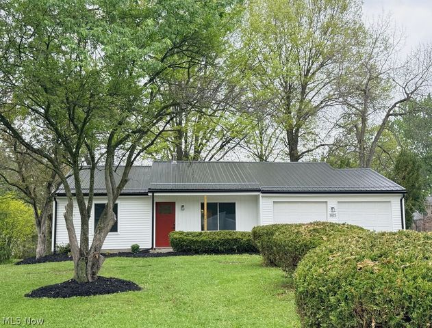 2625 Elm Drive, Girard, OH 44420