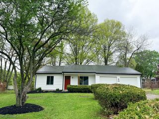 2625 Elm Drive, Girard, OH 44420