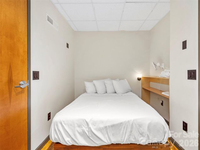 39 N Lexington Avenue 2, Asheville, NC 28801