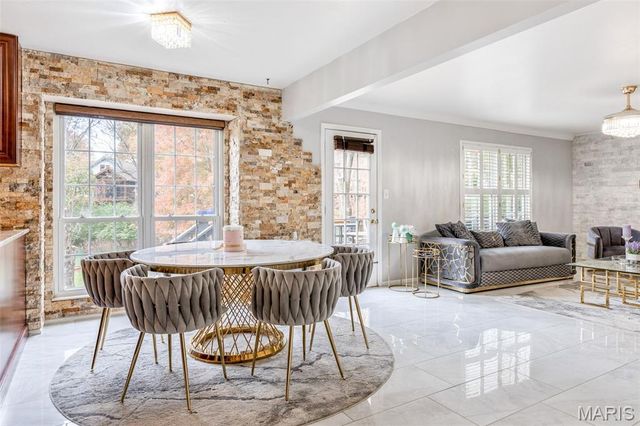 1730 Woodmore Oaks Drive, Manchester, MO 63021