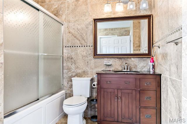 1730 Woodmore Oaks Drive, Manchester, MO 63021