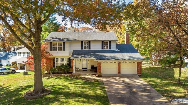 1730 Woodmore Oaks Drive, Manchester, MO 63021