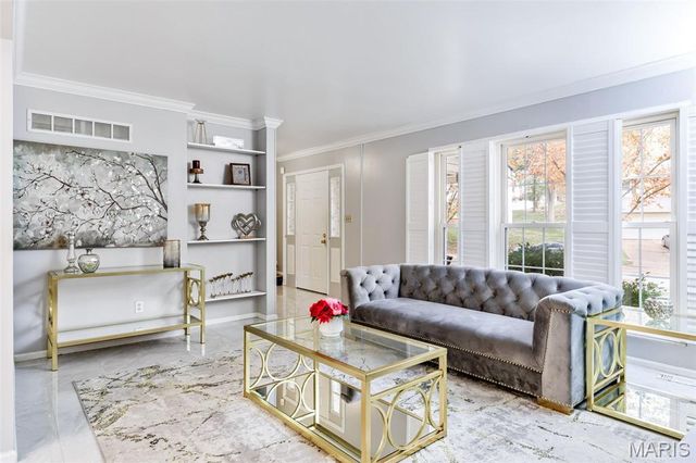 1730 Woodmore Oaks Drive, Manchester, MO 63021