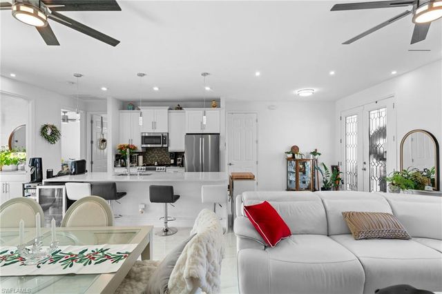 2617 42nd ST SW, Lehigh Acres, FL 33976