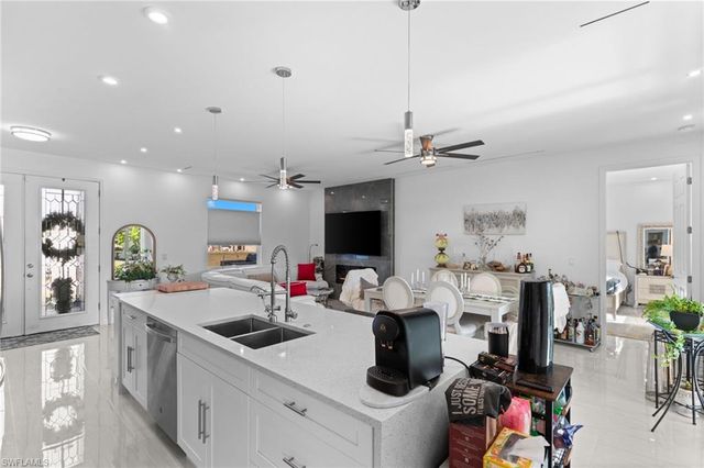 2617 42nd ST SW, Lehigh Acres, FL 33976