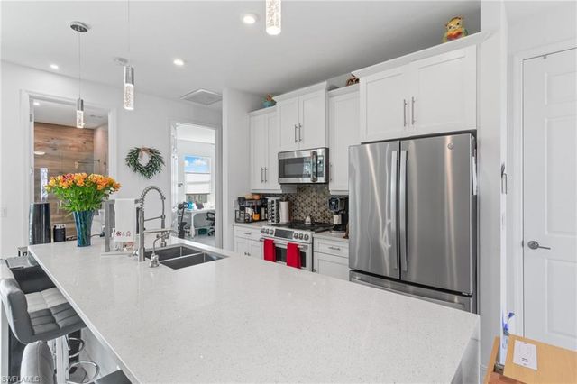 2617 42nd ST SW, Lehigh Acres, FL 33976