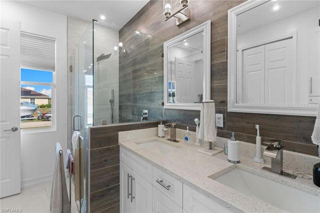 2617 42nd ST SW, Lehigh Acres, FL 33976