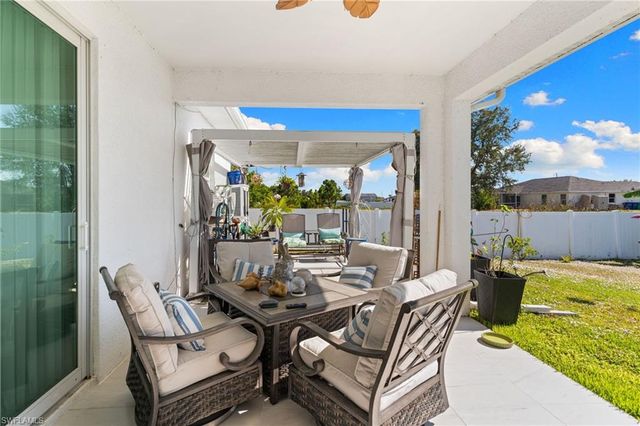 2617 42nd ST SW, Lehigh Acres, FL 33976