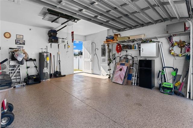 2617 42nd ST SW, Lehigh Acres, FL 33976