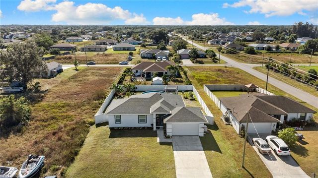 2617 42nd ST SW, Lehigh Acres, FL 33976