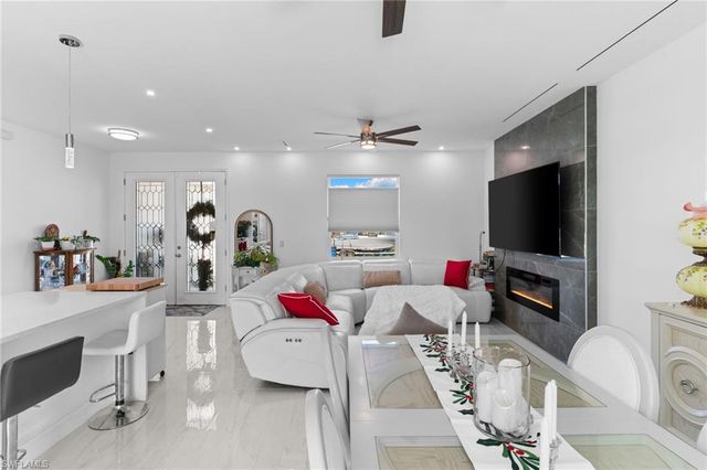 2617 42nd ST SW, Lehigh Acres, FL 33976