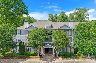 400 Vista Lake Drive 208, Candler, NC 28715