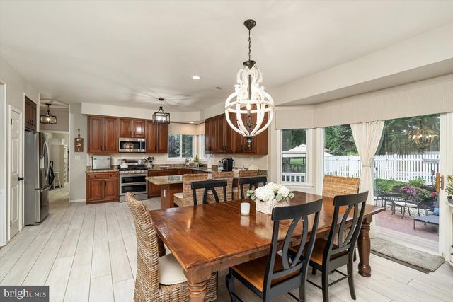 5 COTTAGE PLACE DR, Robbinsville, NJ 08691