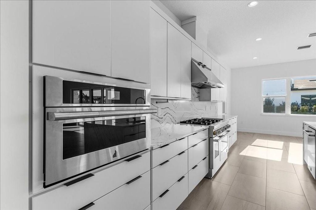 Image 17 of property listing at 9004 SANTORINI DRIVE, Orlando, FL 32827